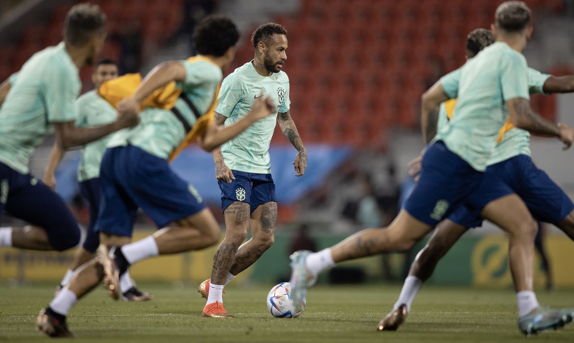 Com Danilo improvisado na lateral esquerda, Brasil está definido para enfrentar a Coreia do Sul