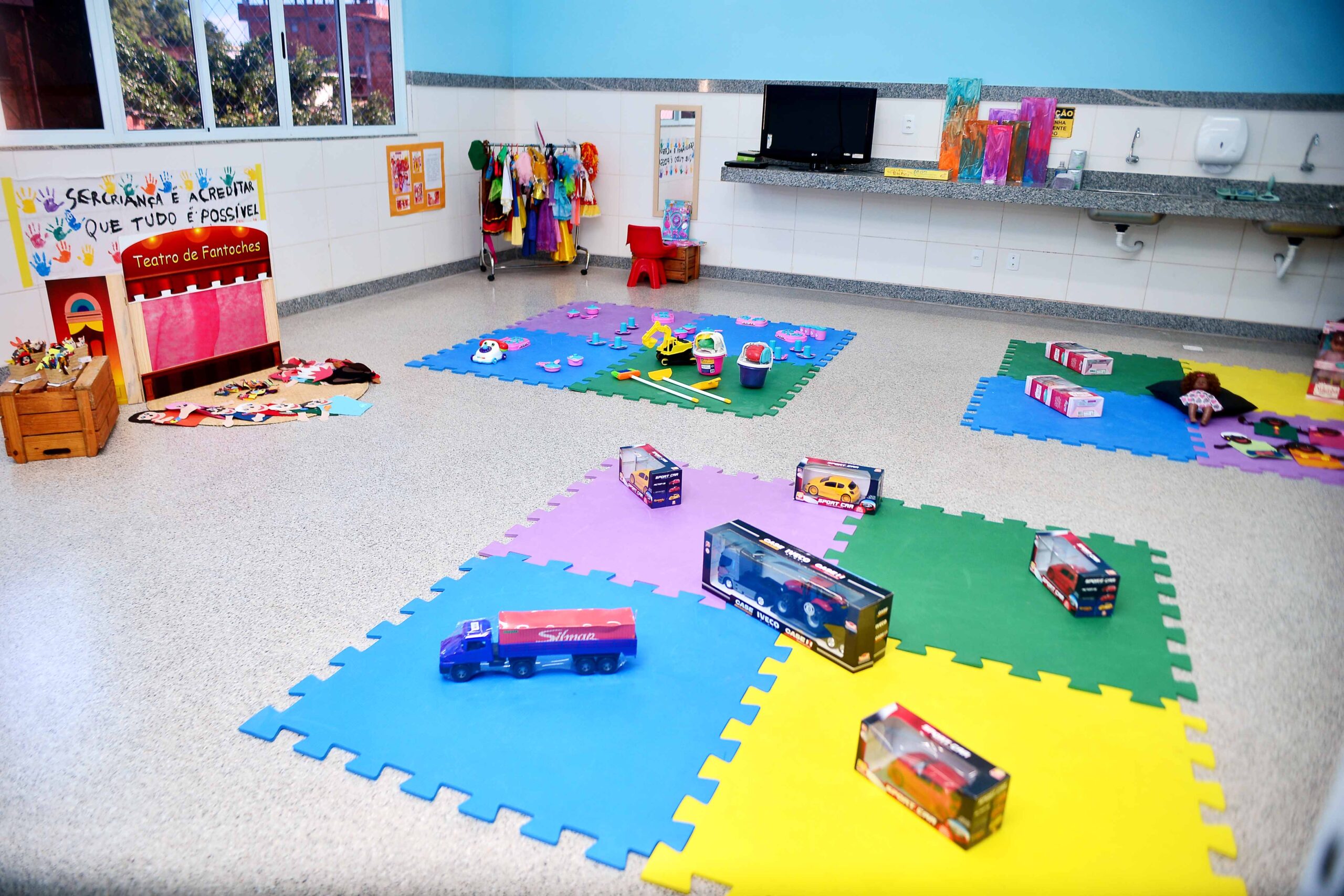 Creches e pré-escolas municipais recebem brinquedos pedagógicos