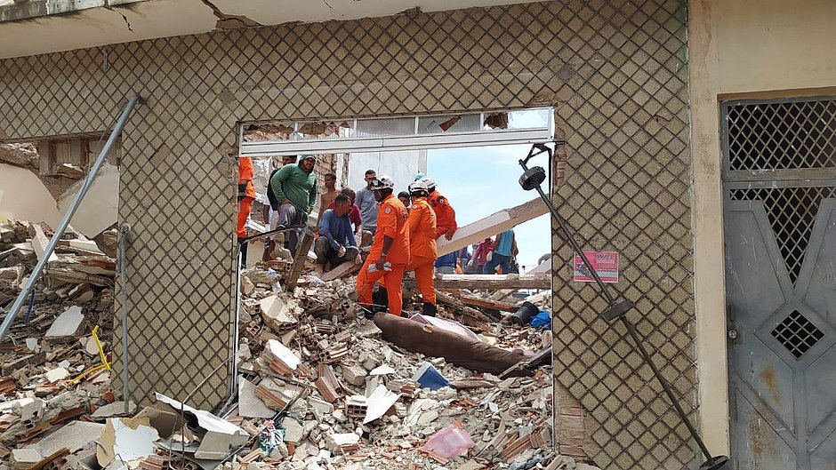 Explosão de imóvel provoca a morte de quatro pessoas em Tanhaçu