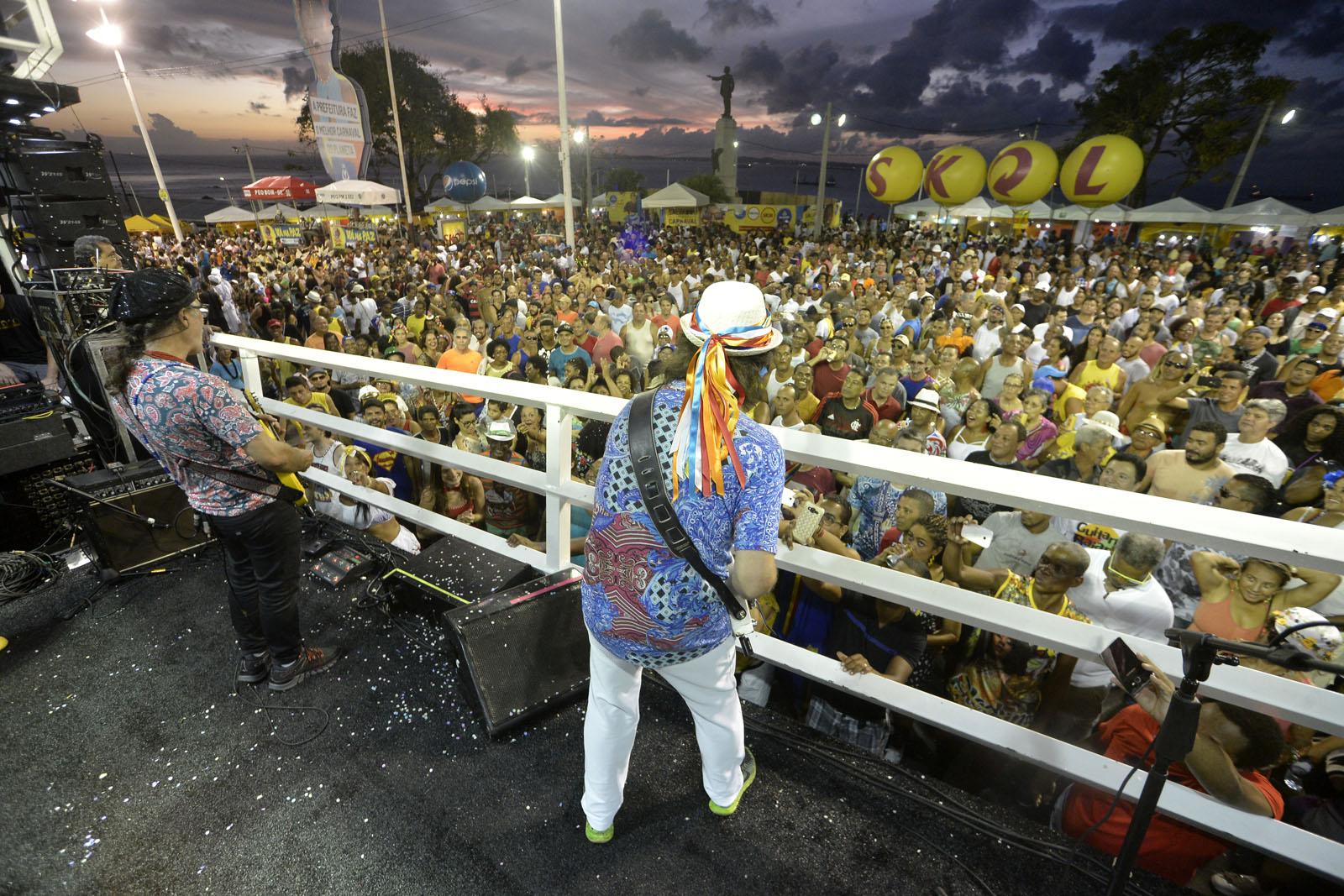 Projeto Pôr do Sol traz shows diários na Praça Castro Alves com homenagem a Moraes Moreira no domingo (19)