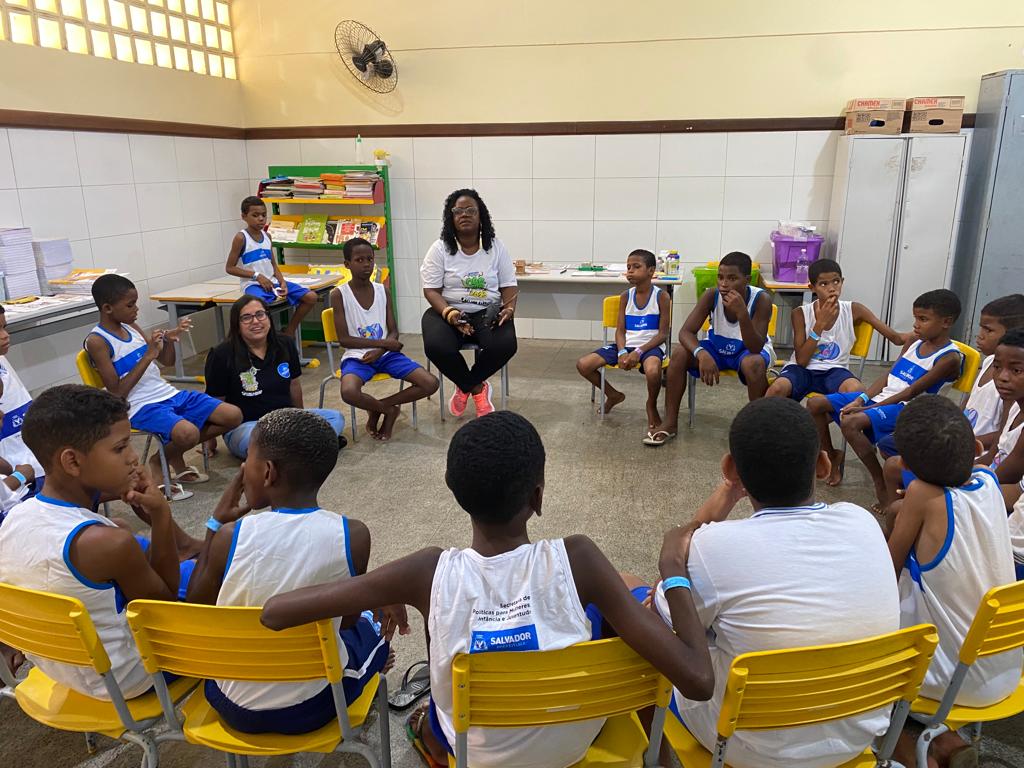 Filhos de vendedores ambulantes recebem atendimento de saúde durante o Carnaval