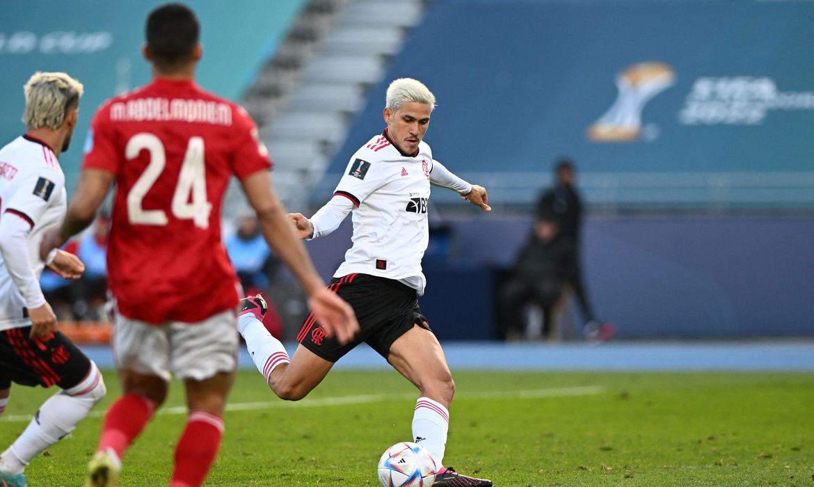 Flamengo derrota Al Ahly e evita outro vexame no Mundial de Clubes