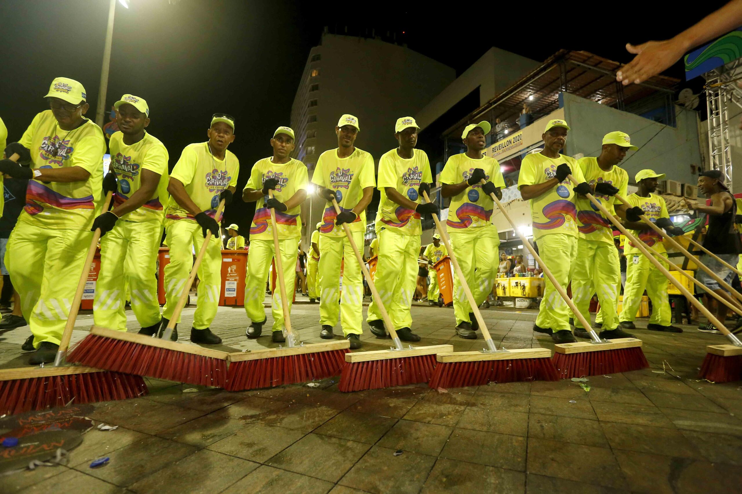 Limpurb monta megaoperação de limpeza para Carnaval de Salvador 2023