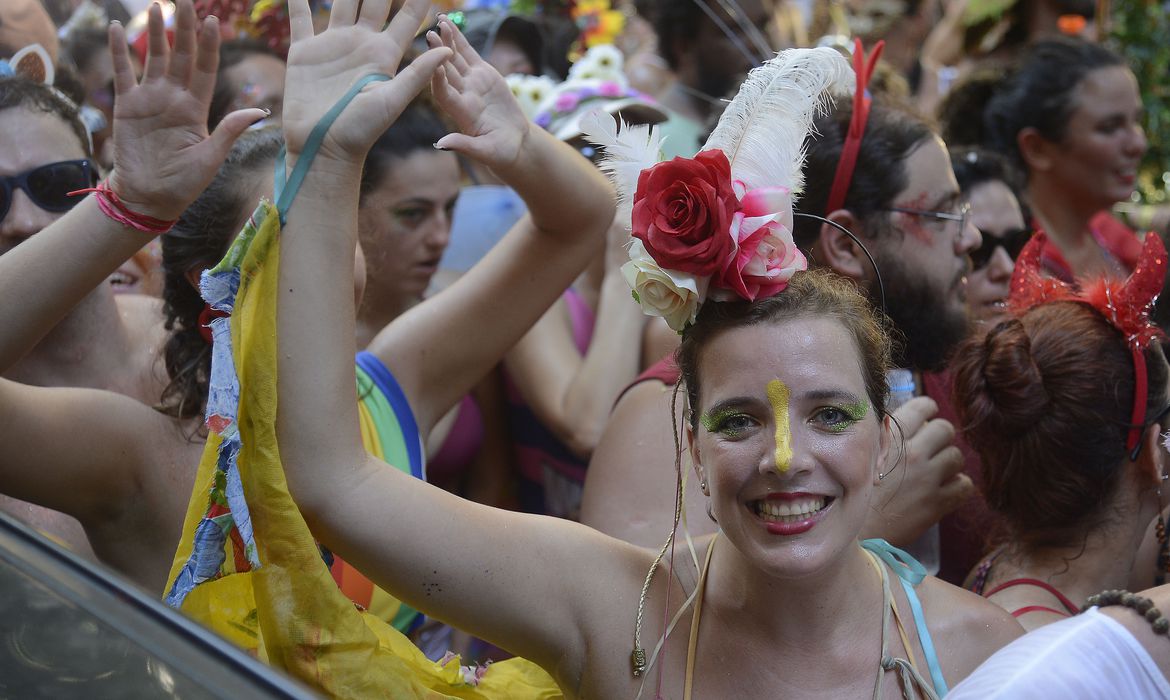 Não é não: veja o que fazer e como denunciar assédio sexual no Carnaval