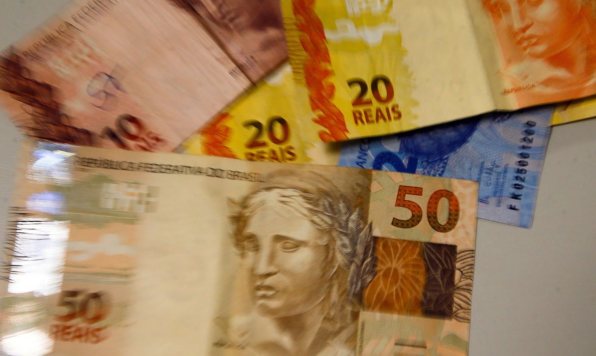 Poupança tem saque recorde de R$ 11,5 bilhões em fevereiro