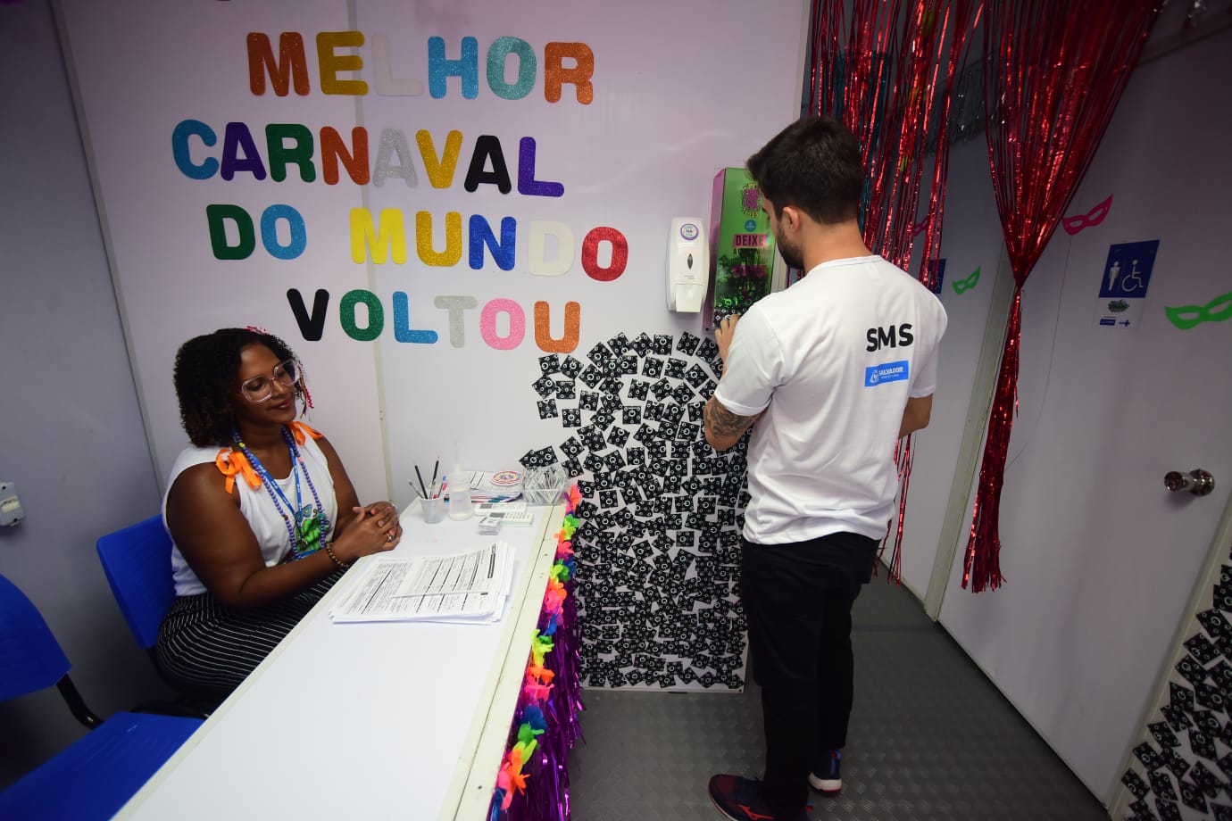 Foliões são diagnosticados com HIV, sífilis e hepatite no Carnaval