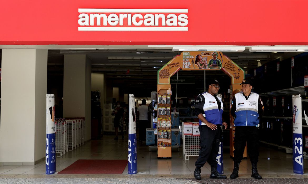 Justiça suspende pagamento a 1.300 credores das Lojas Americanas