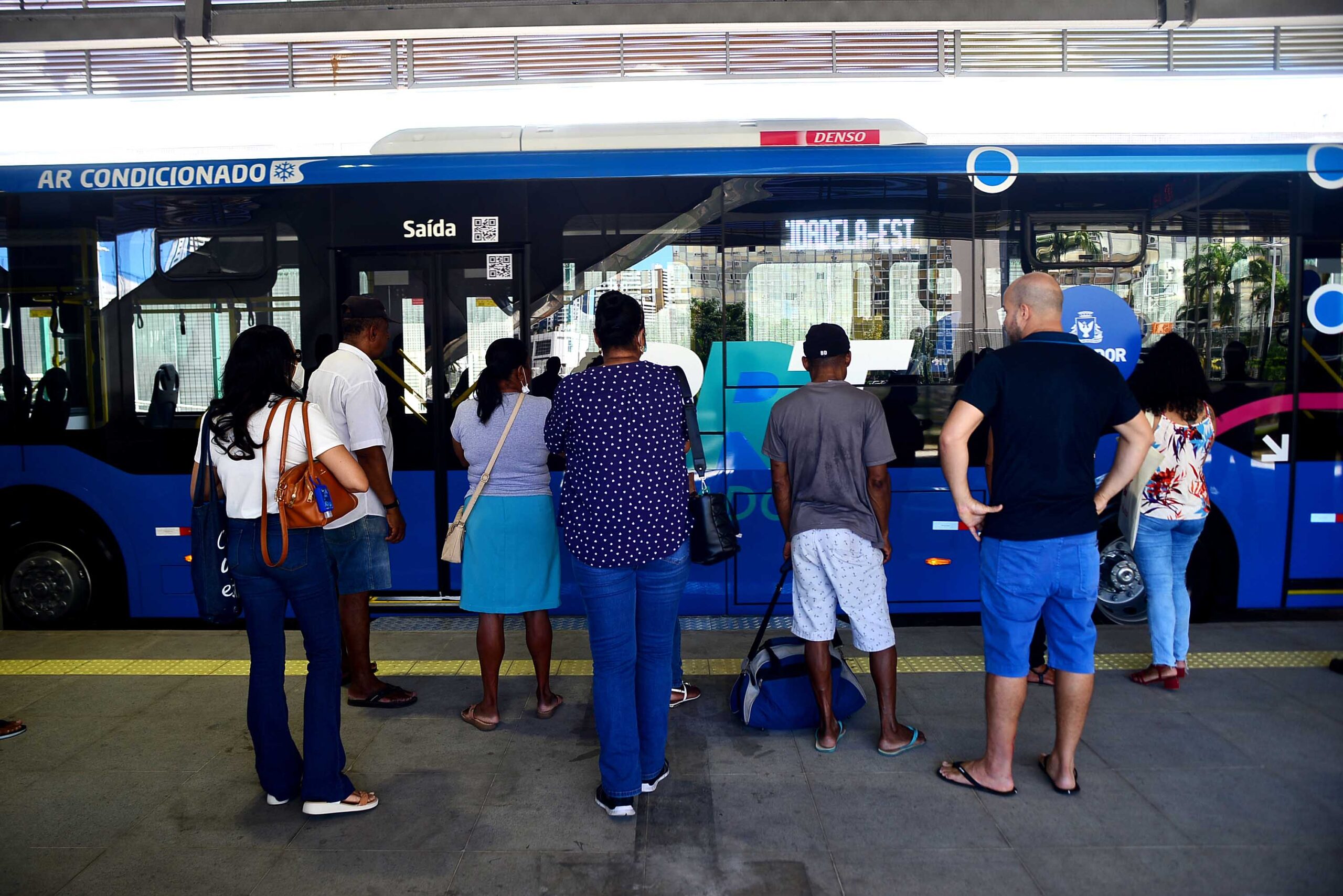 Semob promove viagem técnica no BRT com moradores de Salvador