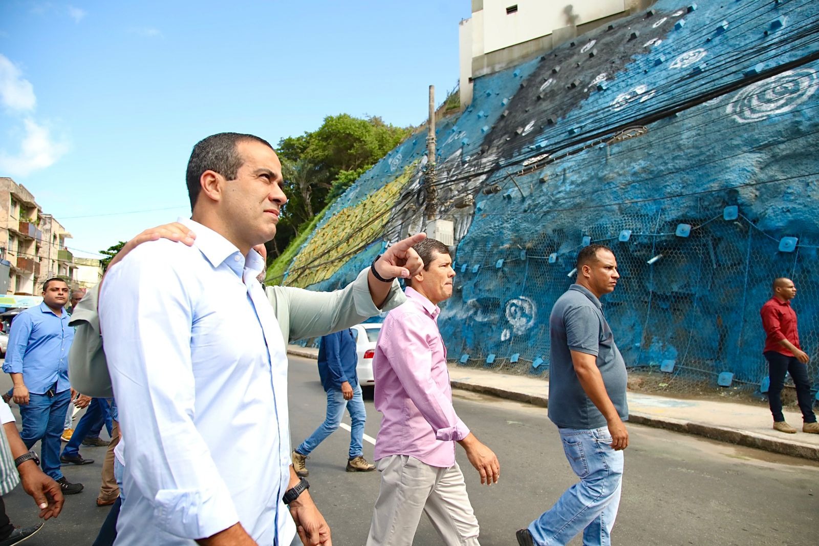 Prefeitura entrega contenção de encosta e painel de Iemanjá no Rio Vermelho
