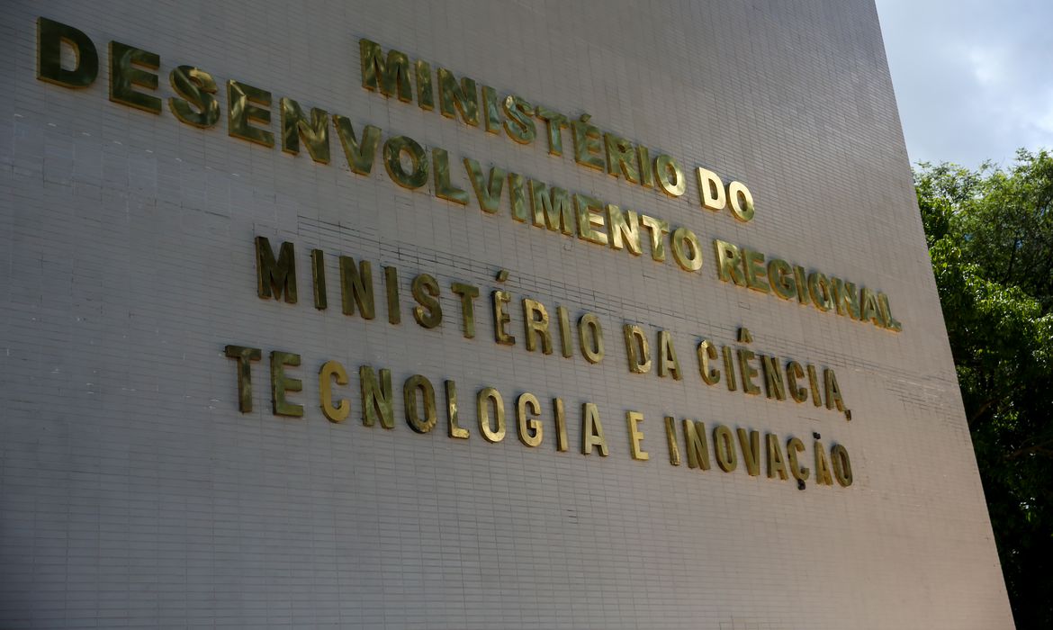 Governo lança concurso para Ministério da Ciência e Tecnologia com 814 vagas