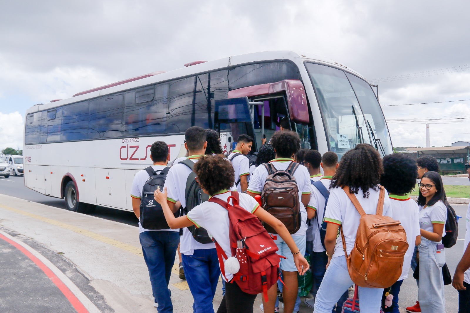 Prefeitura de Camaçari disponibiliza ônibus em caráter emergencial para estudantes do IFBA