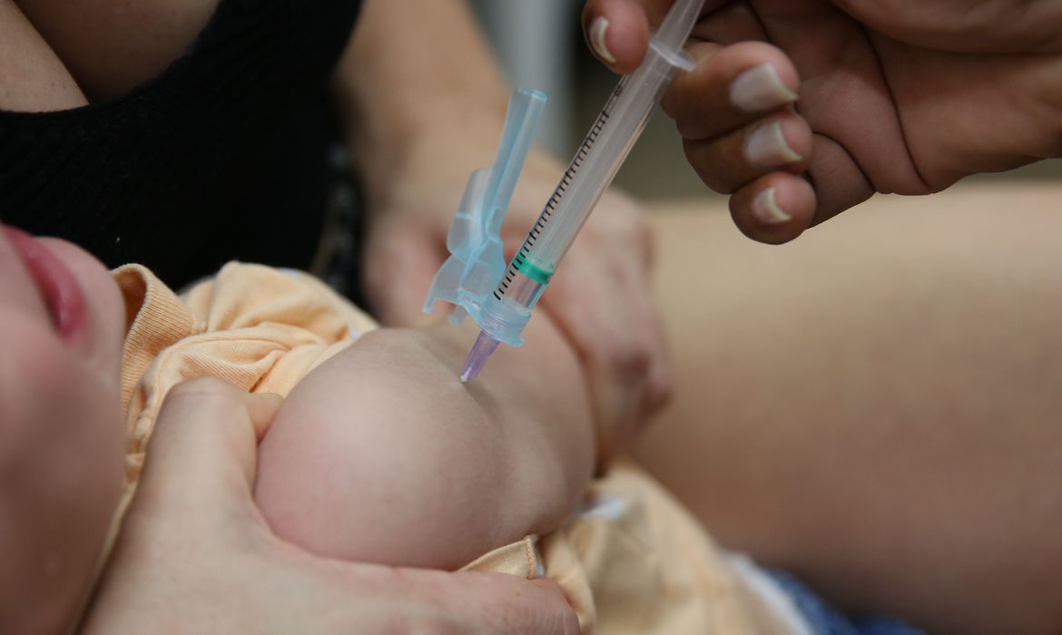 Unicef diz que 1,6 milhão de crianças no Brasil não receberam vacina DPT