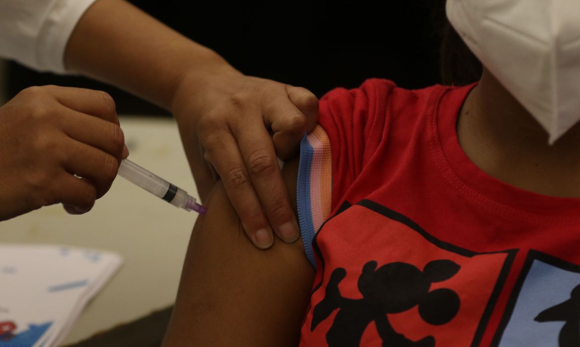 DIA D: Salvador mobiliza mais de 80 pontos de vacinação contra gripe e Covid-19 neste sábado (6)