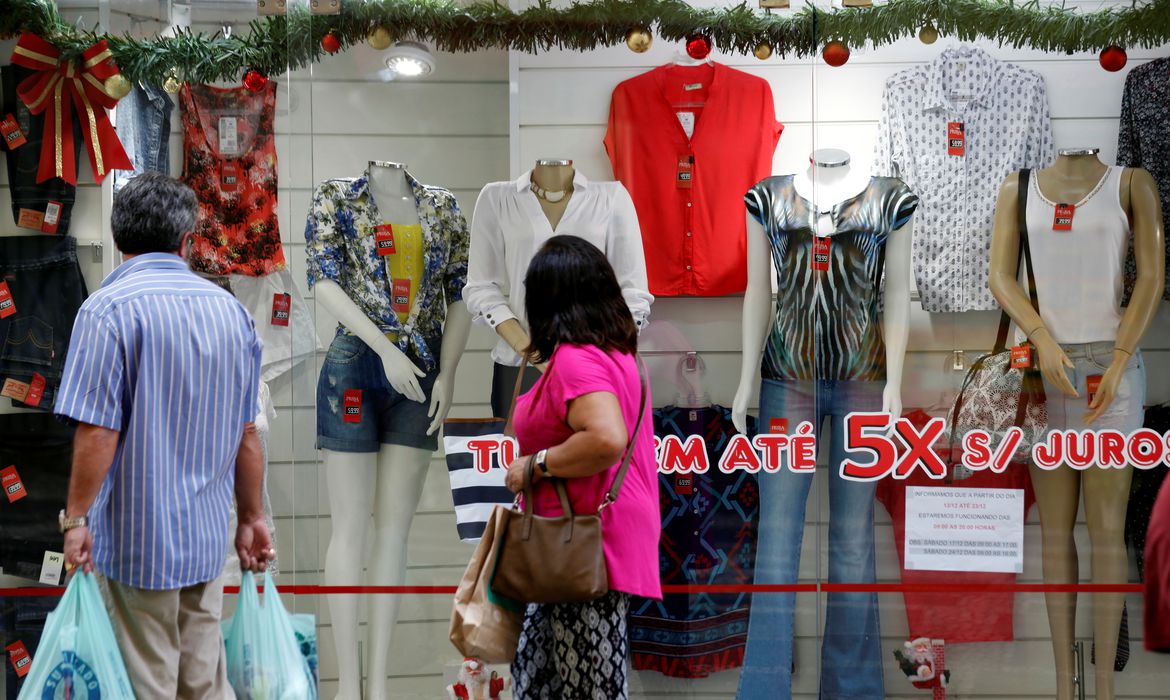 Mais da metade dos brasileiros pretende comprar presentes para as mães