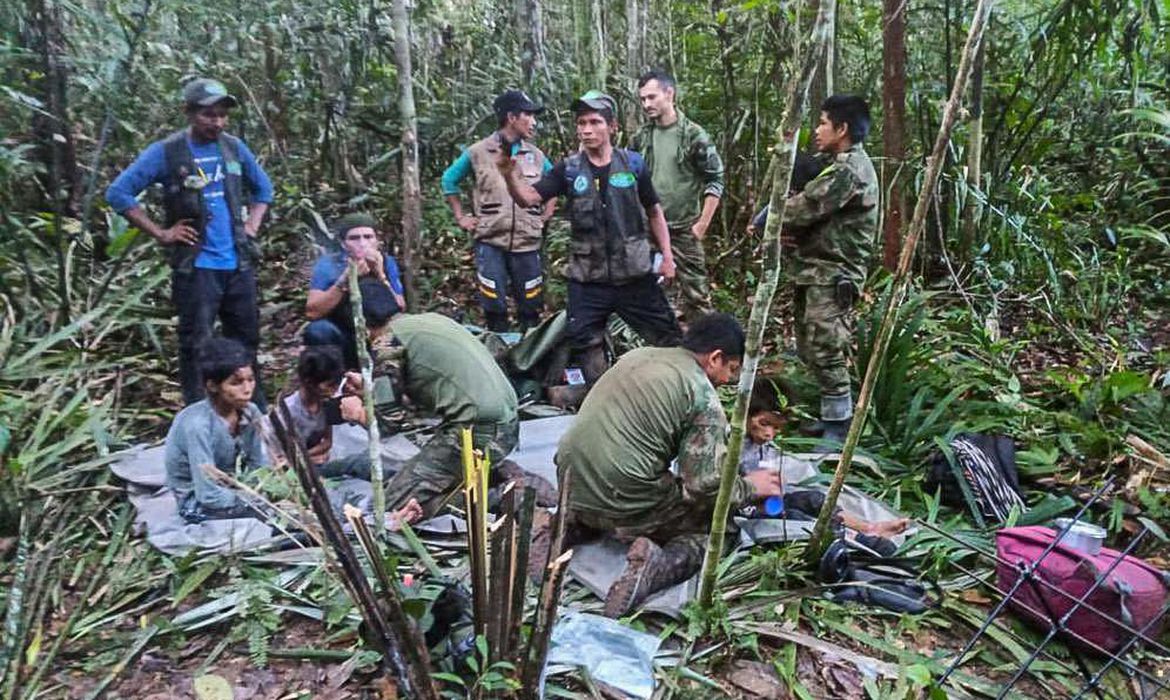 Milagre: crianças colombianas desaparecidas na selva amazônica são encontradas vivas após 40 dias