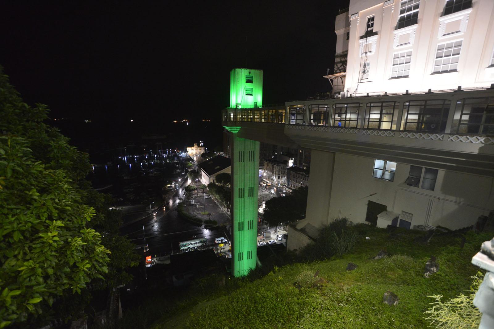 Monumentos de Salvador recebem iluminação especial em junho