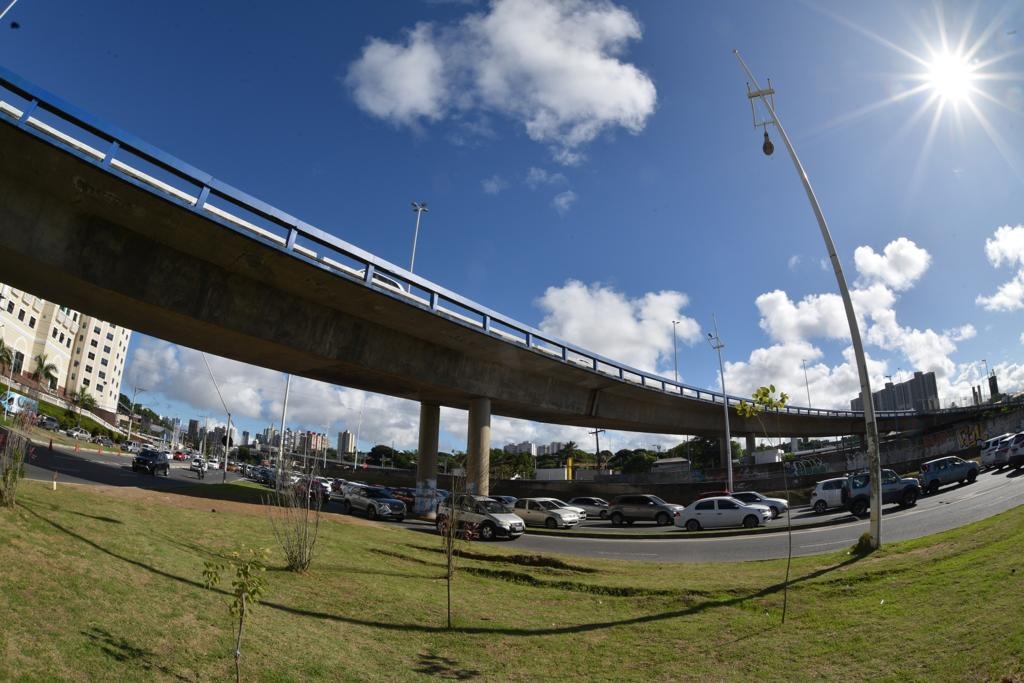 Prefeitura instalará gradis de segurança em 14 viadutos de Salvador