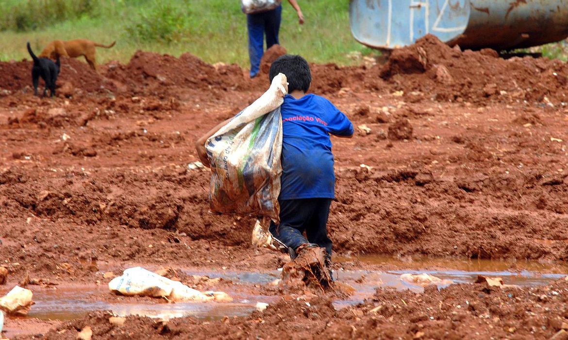 Unicef diz que 168 milhões de crianças são vítimas de trabalho infantil no mundo