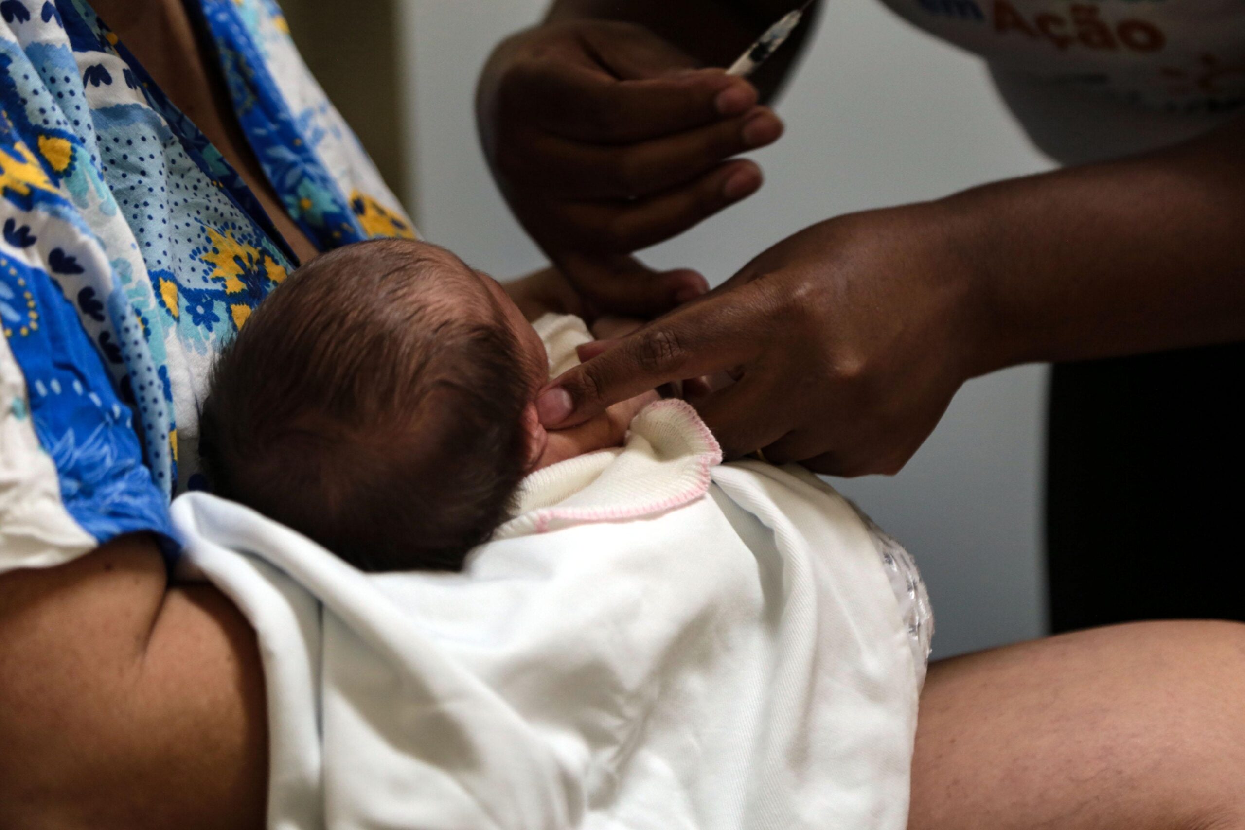 Saúde retoma vacinação contra poliomielite em todas as salas de vacinação a partir desta segunda (12)
