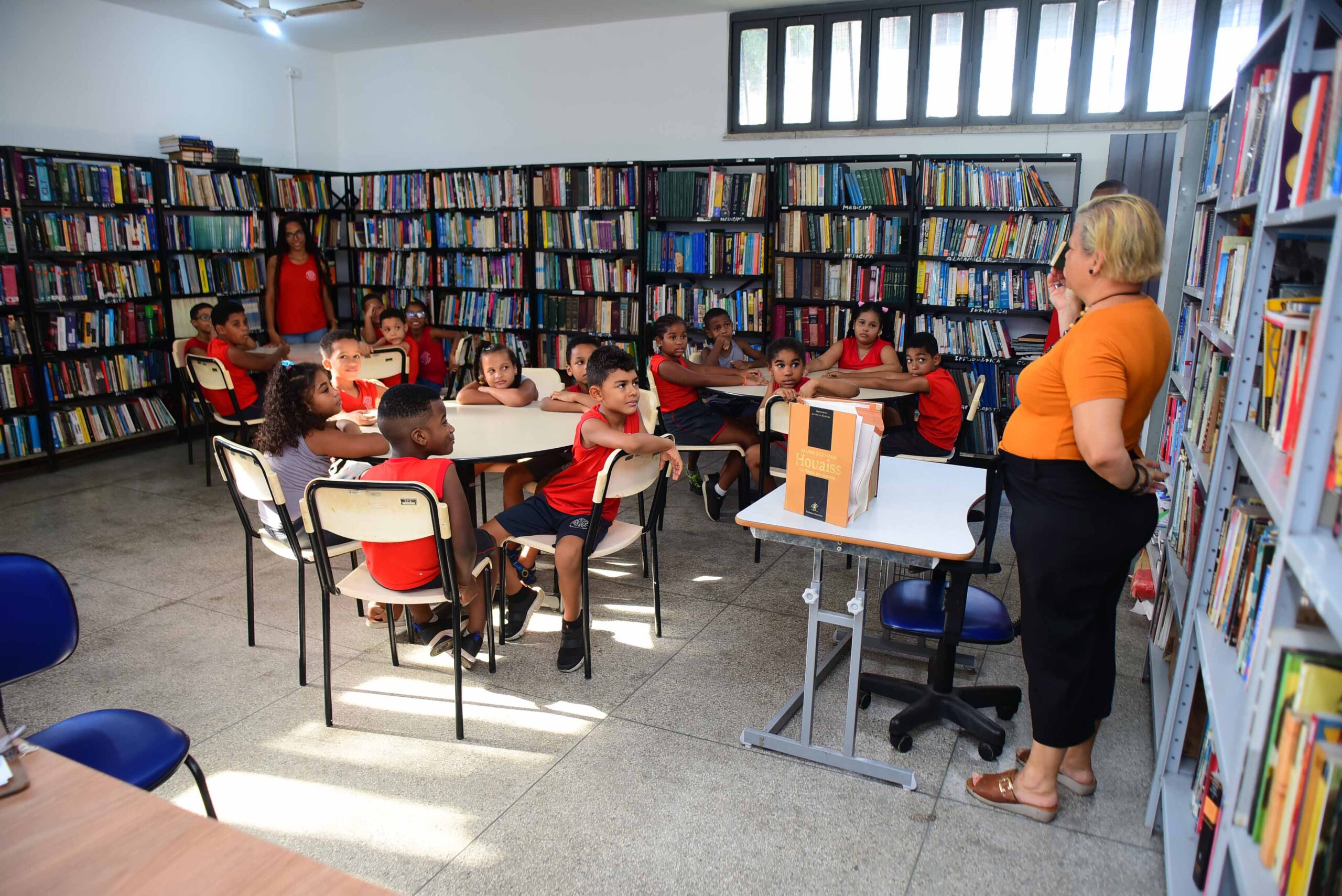 Bibliotecas municipais fomentam a pesquisa e o gosto pela leitura em Salvador
