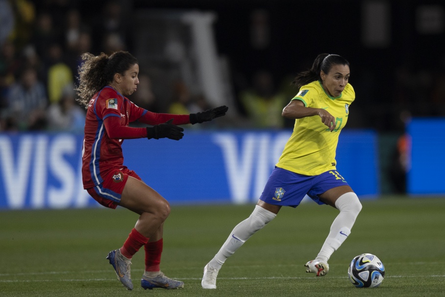 Brasil goleia Panamá na estreia da Copa do Mundo de Futebol Feminino