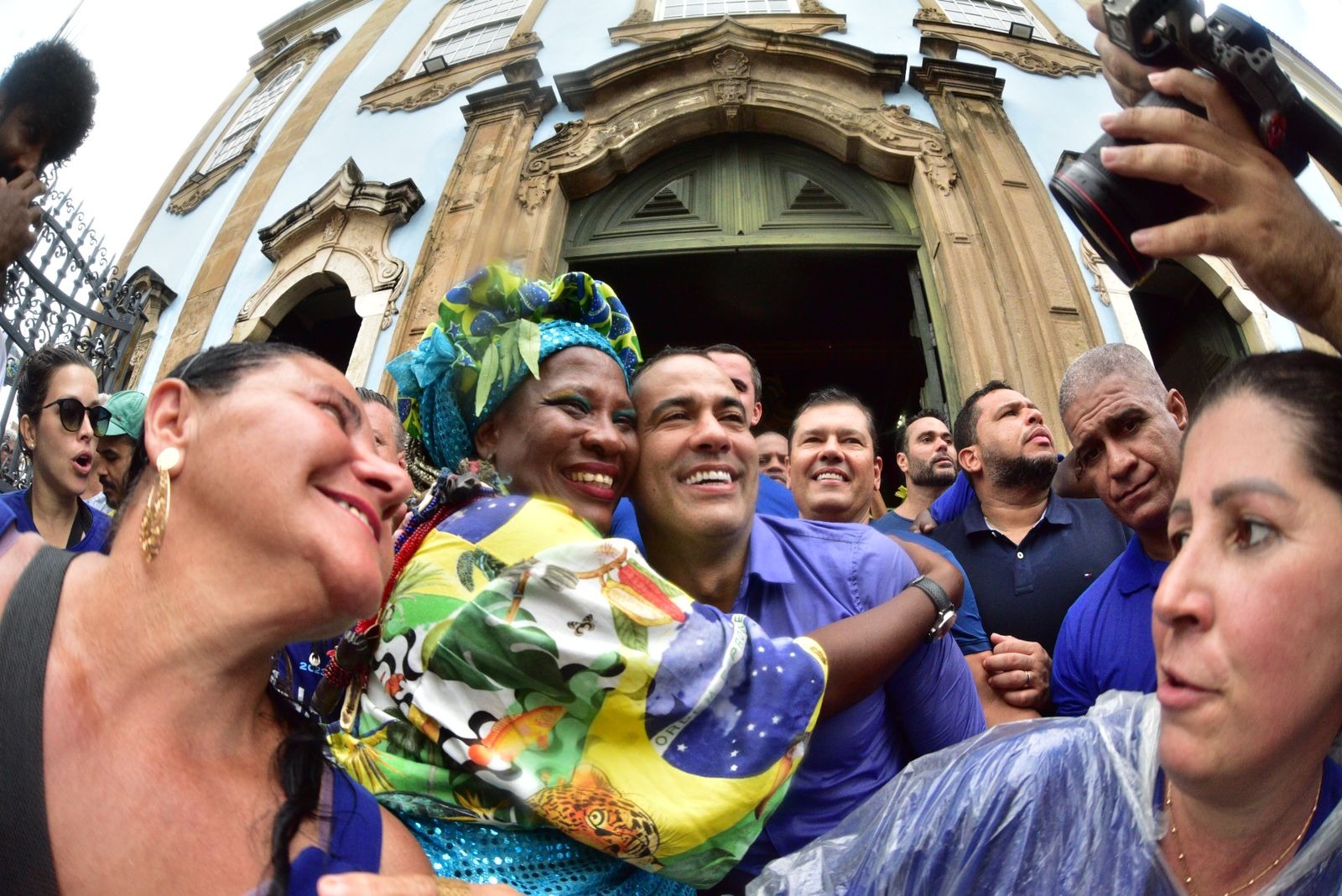 “Que o 2 de Julho inspire a todos nós para seguirmos construindo uma Salvador cada vez melhor”, diz Bruno Reis