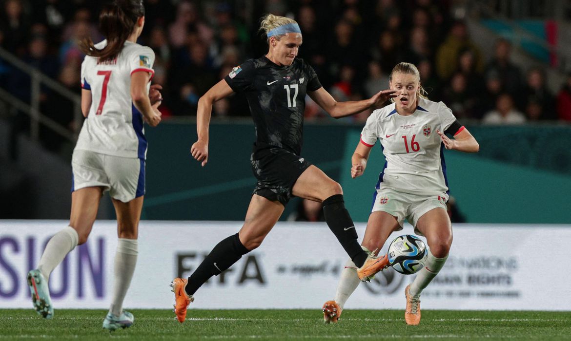 Nova Zelândia bate Noruega na abertura da Copa do Mundo de futebol feminino