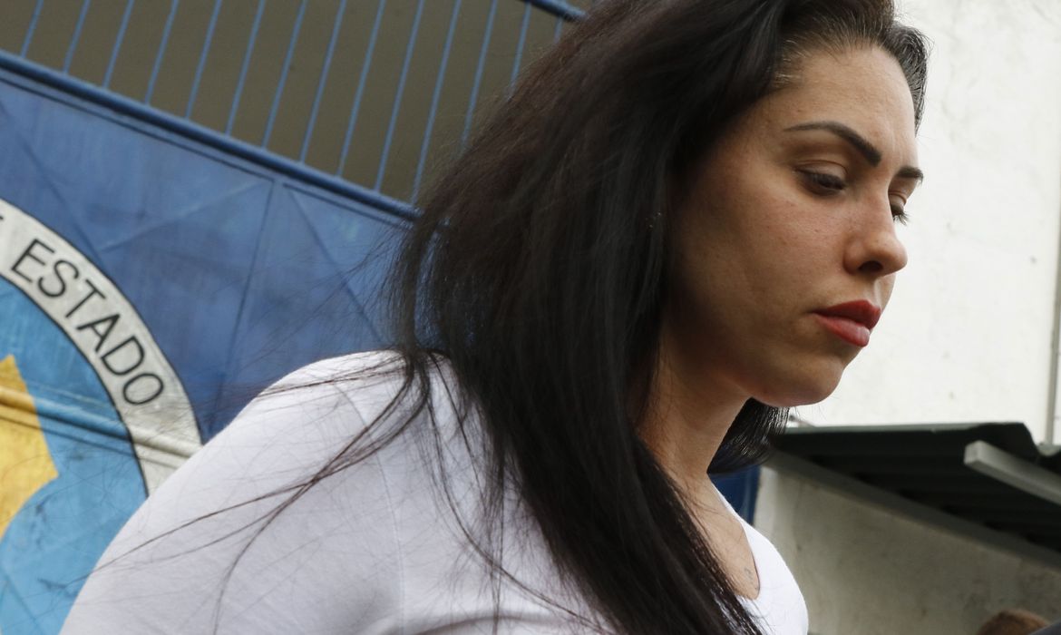 Acusada de participação na morte do filho, Monique Medeiros volta à prisão