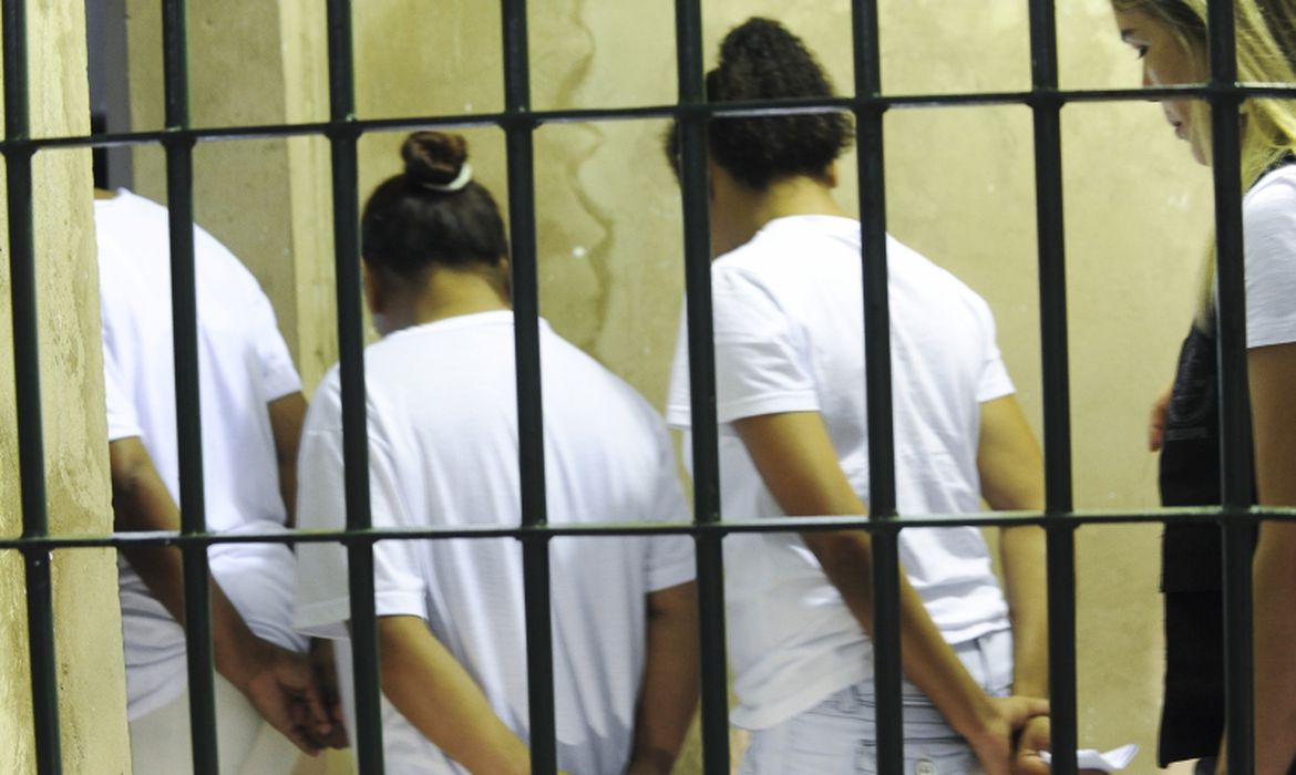 Mesmo com decisão do STF, grávidas ainda são encarceradas no Brasil