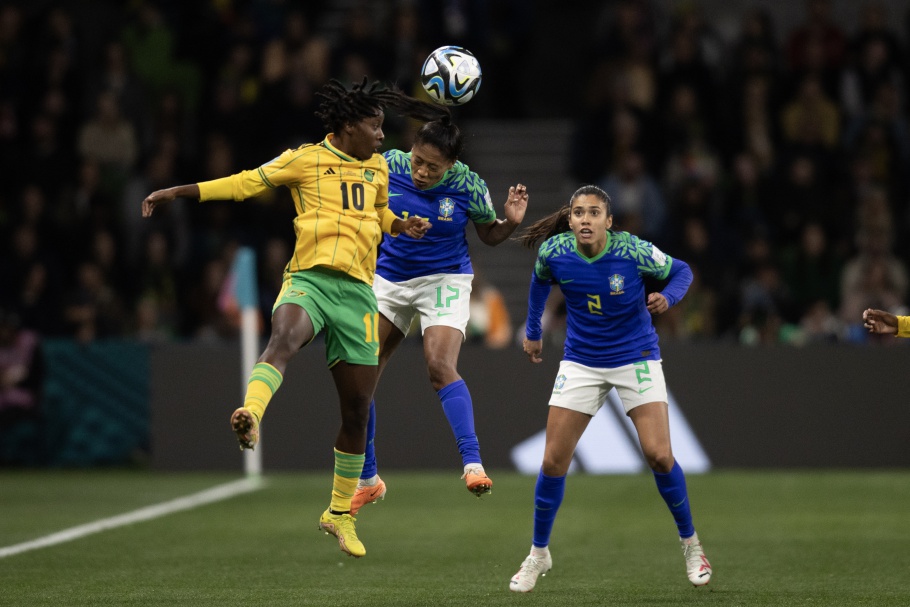 Seleção feminina fracassa, empata com a Jamaica e está fora do Mundial