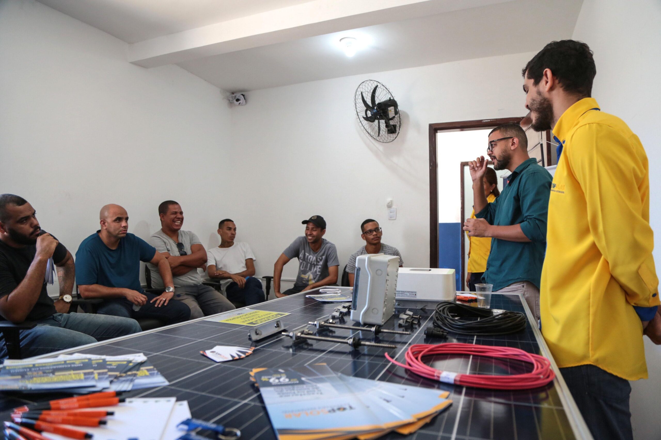 Treinar para Empregar: curso de Instalação de Painel Solar proporciona empregabilidade a 75% dos alunos