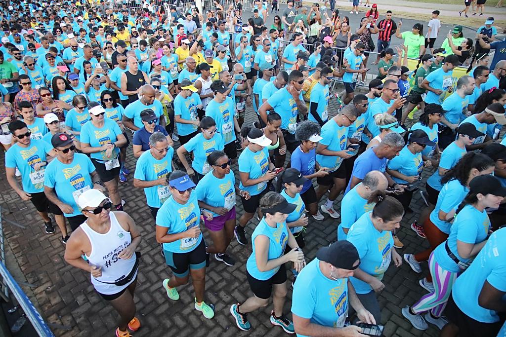 Maratona Salvador reúne 8 mil atletas; corrida em 2024 será dia 22 de