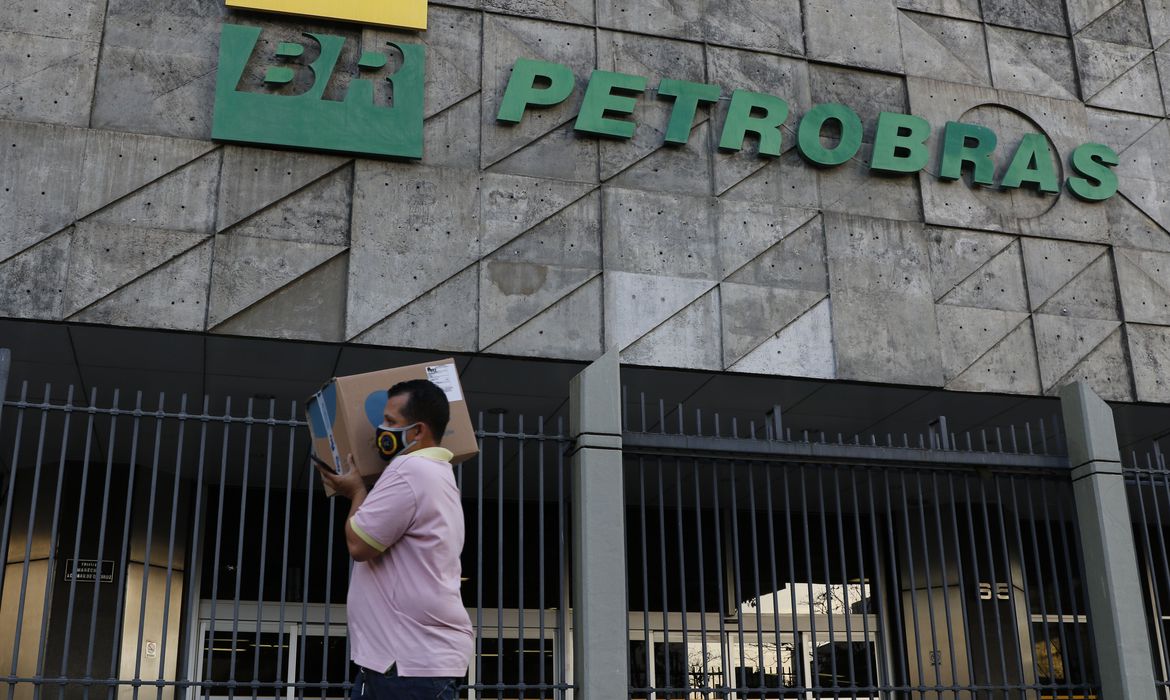 Petrobras anuncia primeira gasolina carbono neutro do Brasil