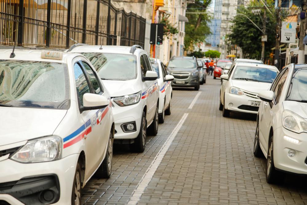Prefeitura envia à Câmara projeto para alteração de regra de documentação para taxistas