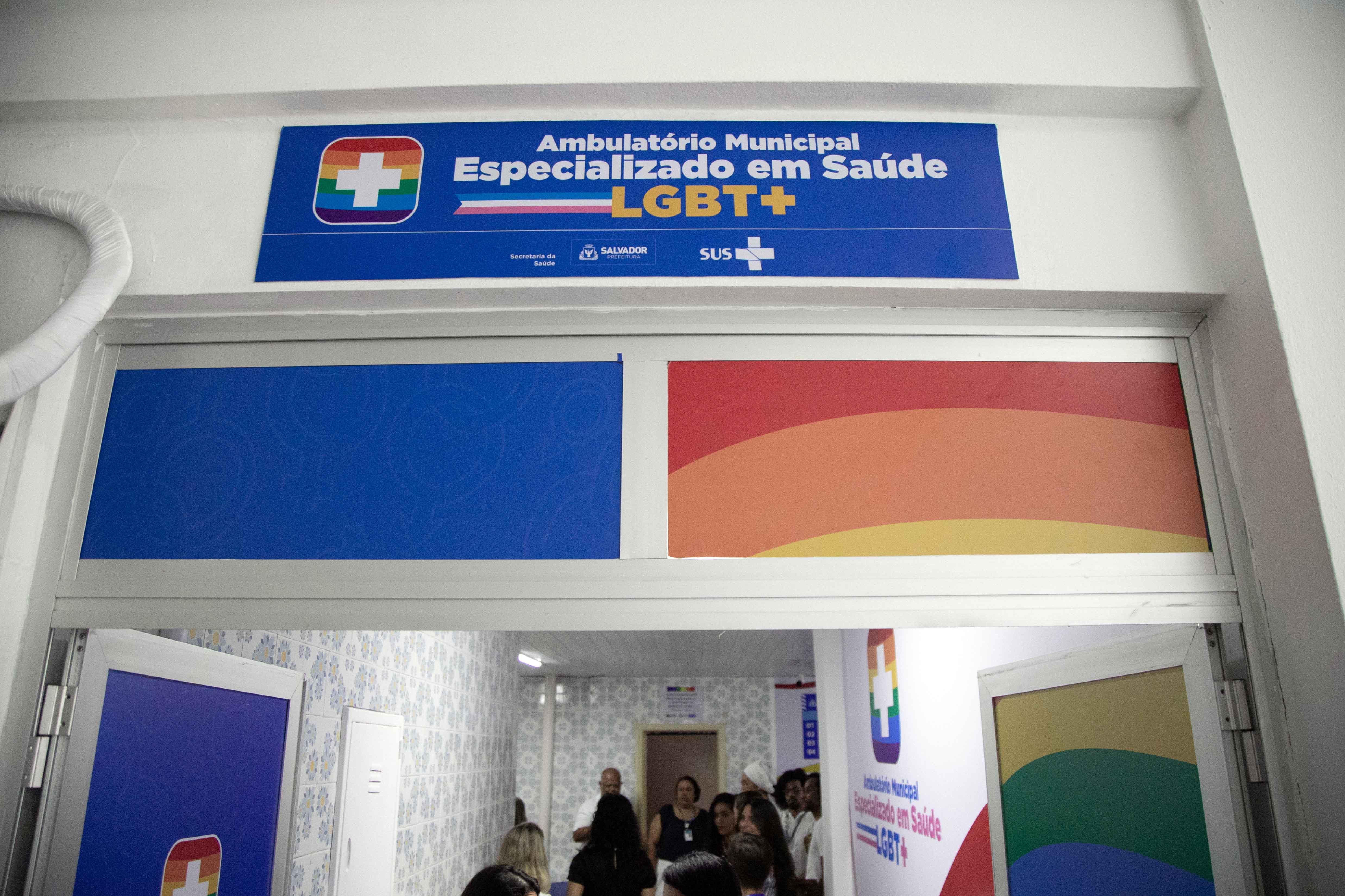 Ambulatório especializado em saúde LGBT+ completa um mês com 300 ações realizadas
