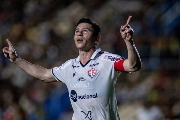 Com gol de Osvaldo, Vitória vence Sampaio Corrêa no Maranhão