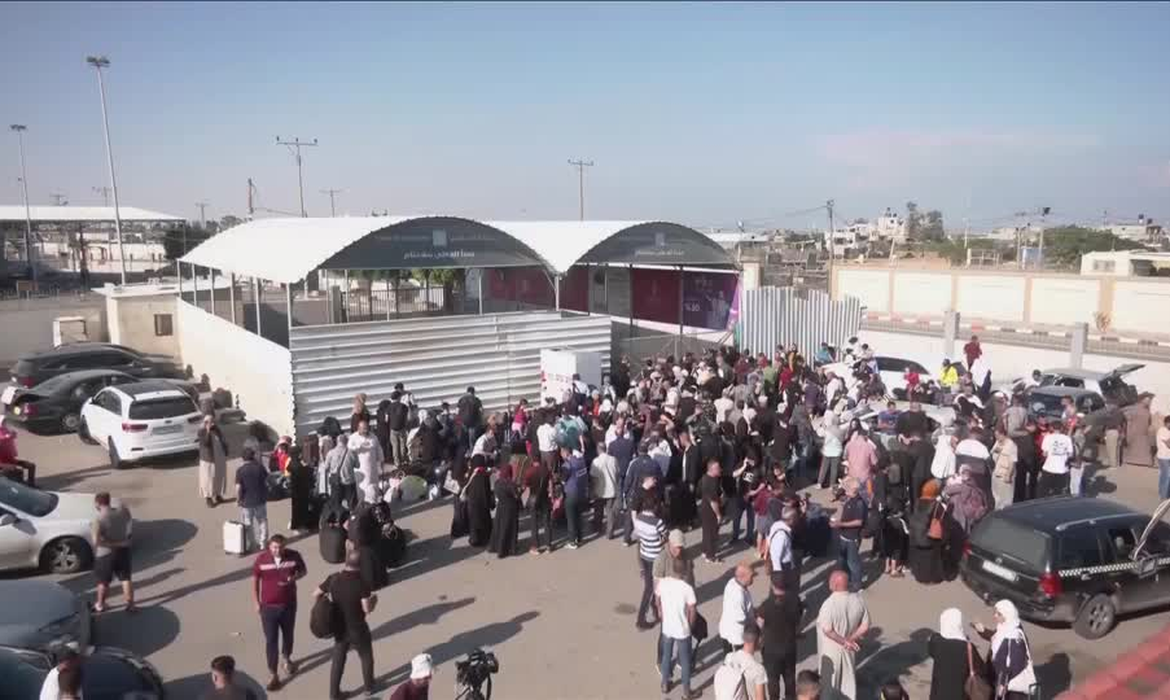 Quase 600 estrangeiros deixam Gaza e vão para o Egito