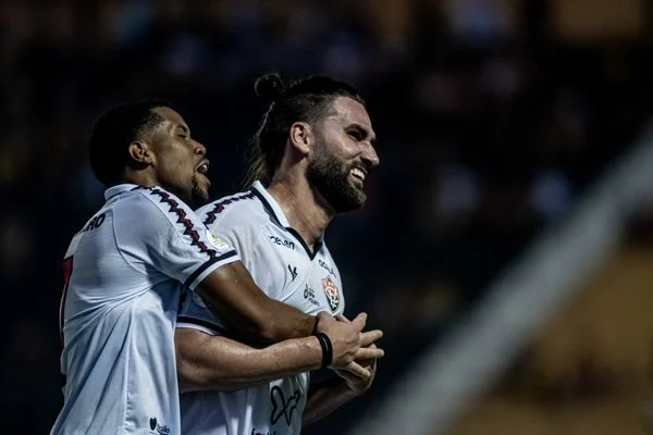 Vitória derrota Novorizontino e garante retorno à Série A do Campeonato Brasileiro