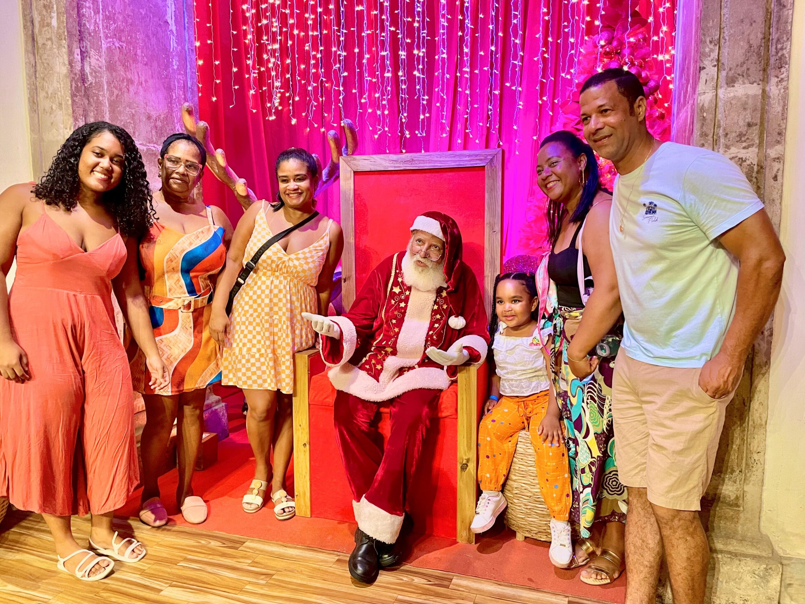 Natal Salvador: Casa do Papai Noel garante diversão de famílias que curtem programação no Centro Histórico