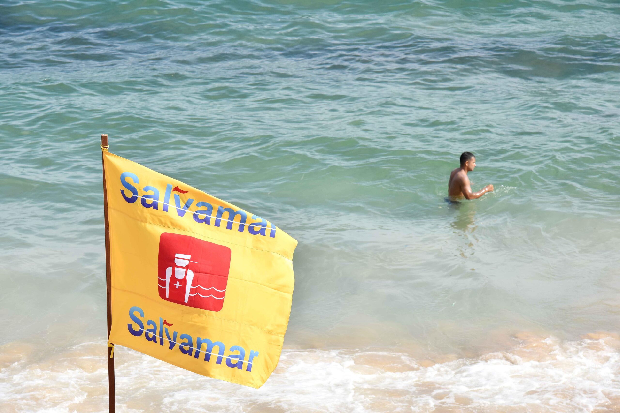 Salvamar faz orientações para baianos e turistas nas praias após o Carnaval