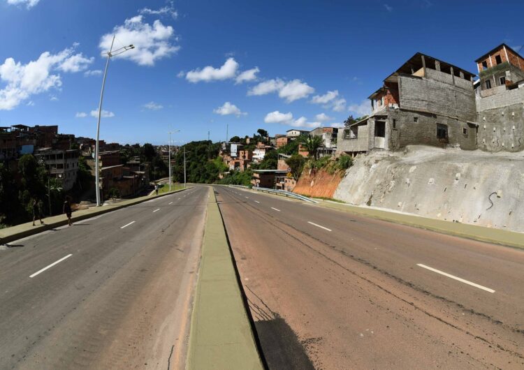 Com investimento de R$ 9,8 milhões, Avenida Jayme Figura liga Pau da Lima à Avenida Gal Costa