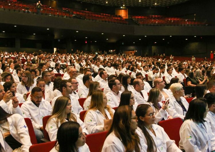 Brasil tem 575.900 médicos; 2,81 por mil habitantes