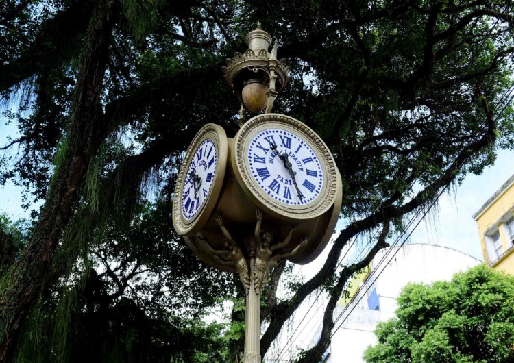 Relógio de São Pedro é totalmente restaurado e automatizado pela Prefeitura