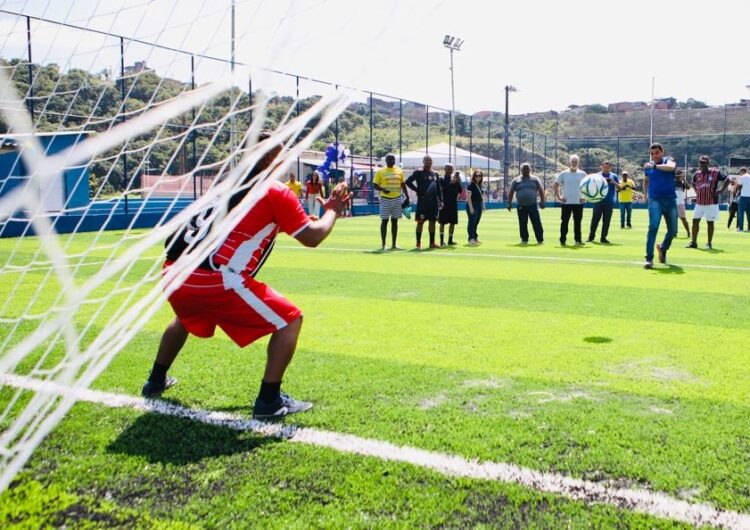 Salvador ganha 7ª academia ao ar livre na Boca do Rio e 62º campo com grama sintética em Nova Brasília