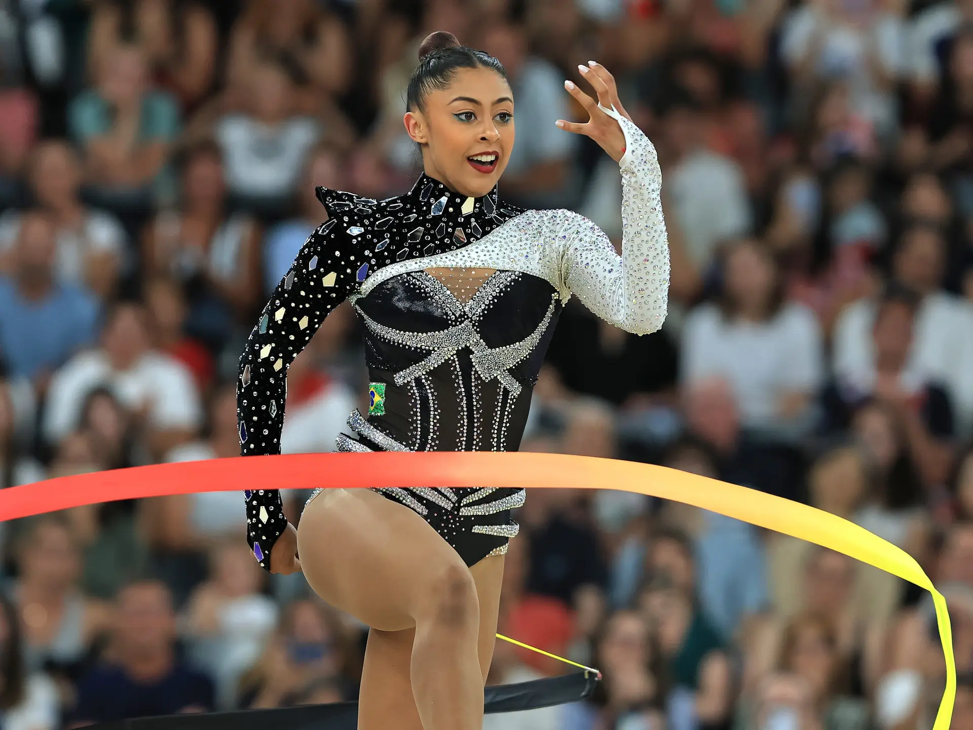 Bárbara Domingos está na final geral da ginástica rítmica