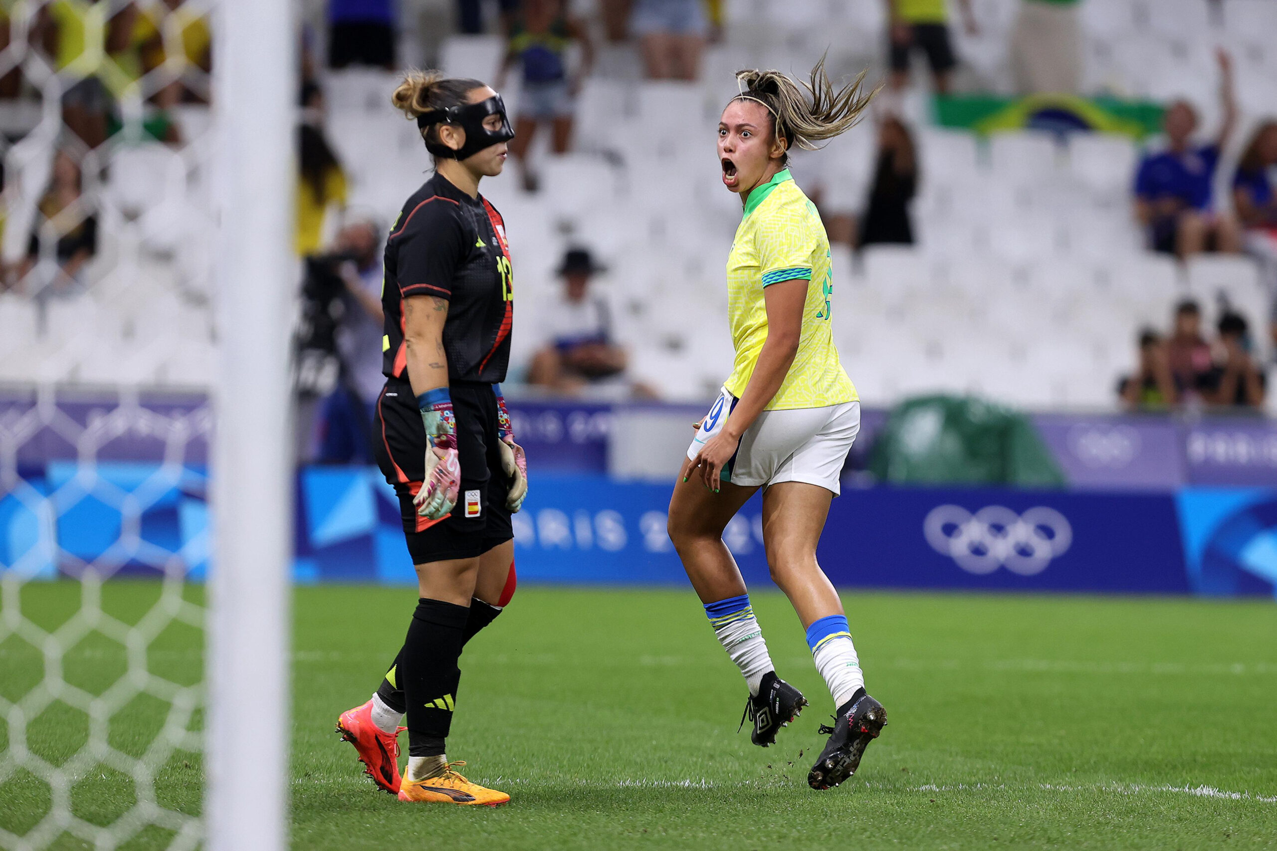 Brasil derrota Espanha e volta a uma final olímpica de futebol feminino após 16 anos