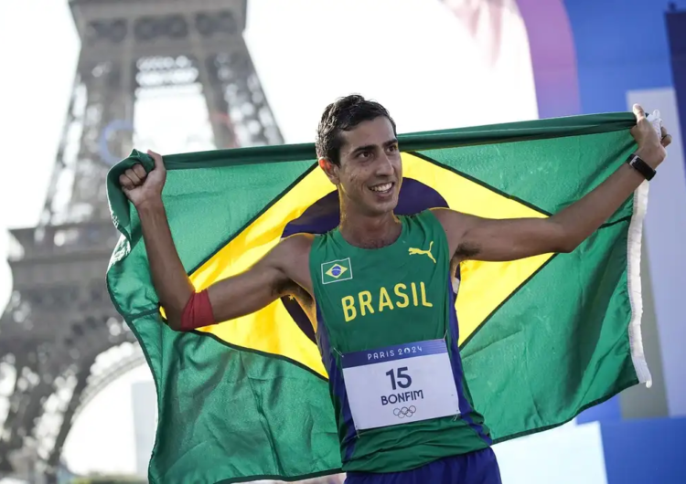 Caio Bonfim conquista medalha inédita para o Brasil na marcha atlética