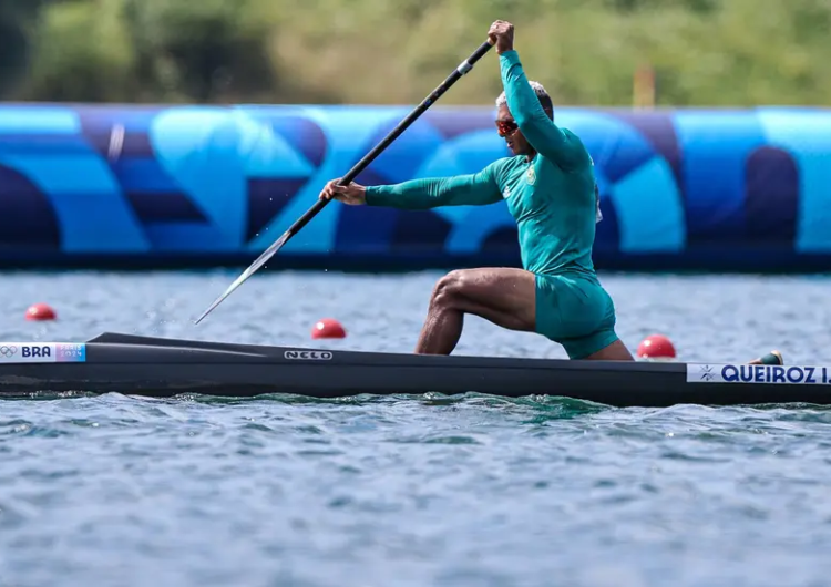 Isaquias Queiroz avança com tranquilidade para a semifinal do C1 1000 em Paris