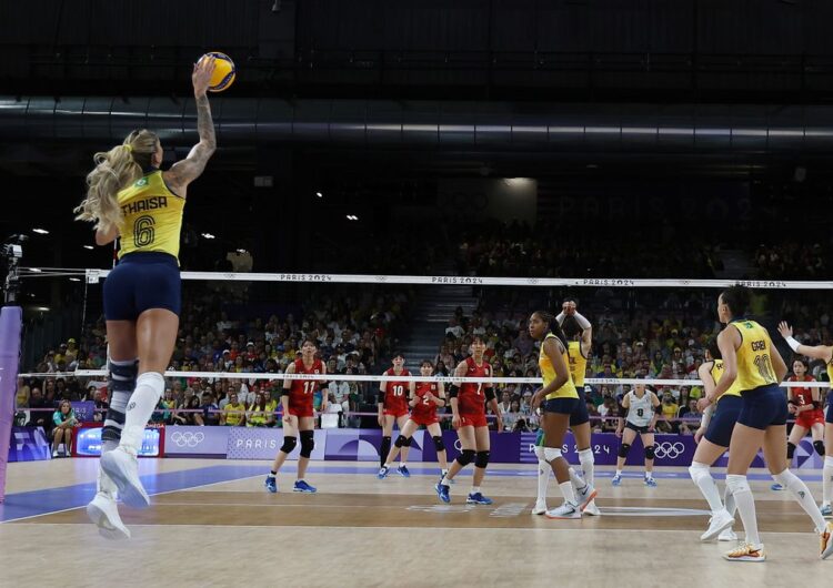 Brasil bate Japão por 3 a 0 no vôlei feminino