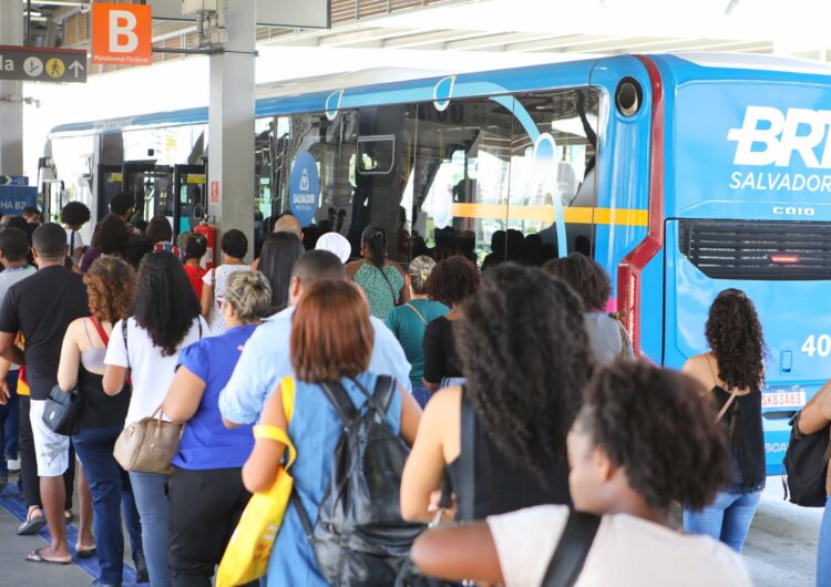 BRT Salvador testa ferramenta de audiodescrição para passageiros com deficiência visual